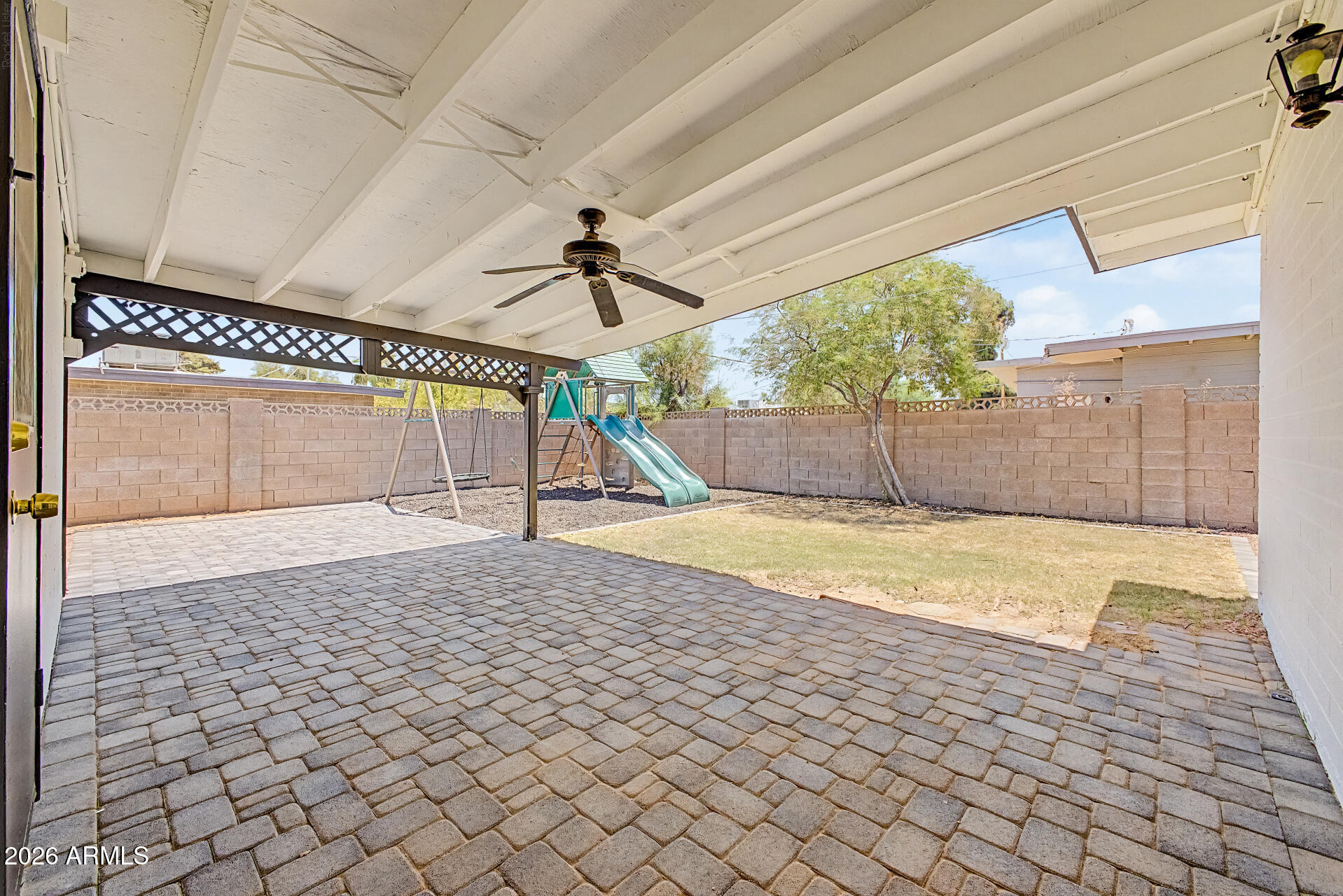 3601 E Laurel Lane