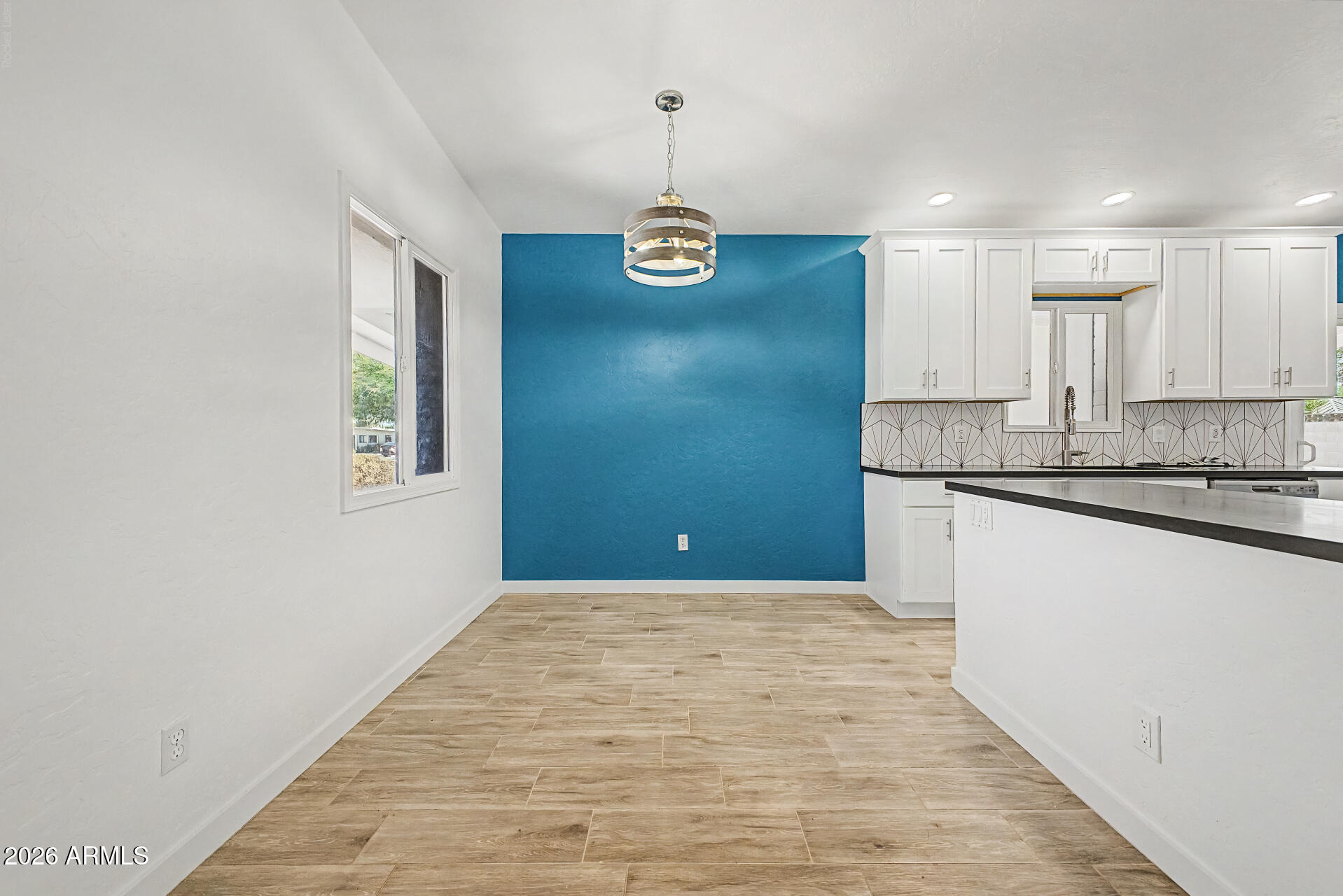 3601 E Laurel Lane