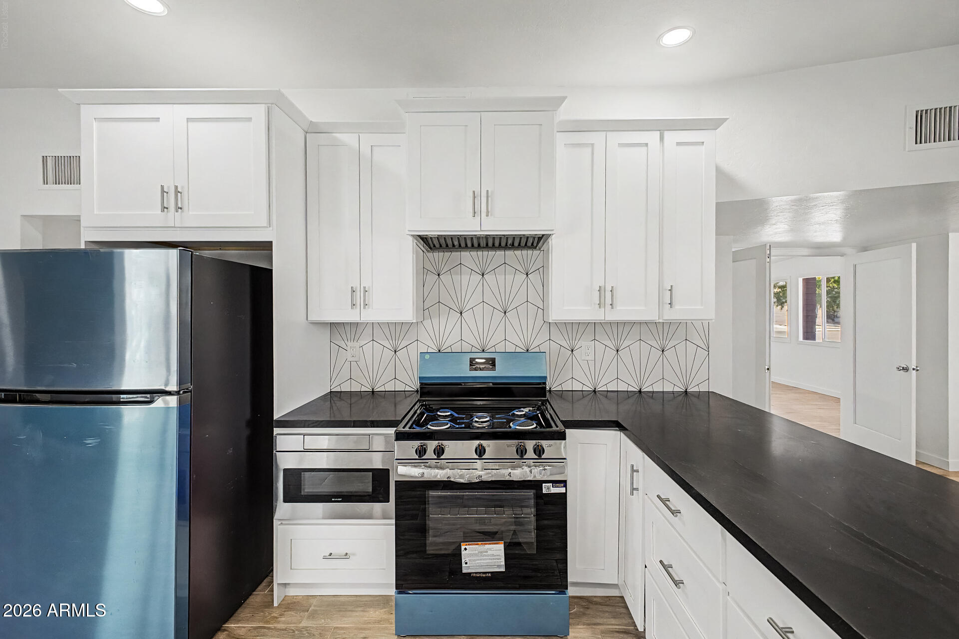 3601 E Laurel Lane