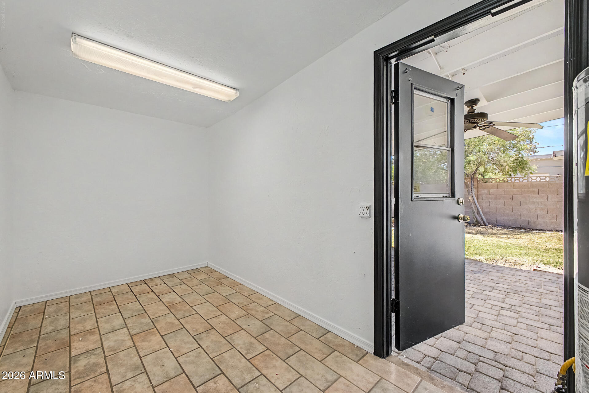 3601 E Laurel Lane