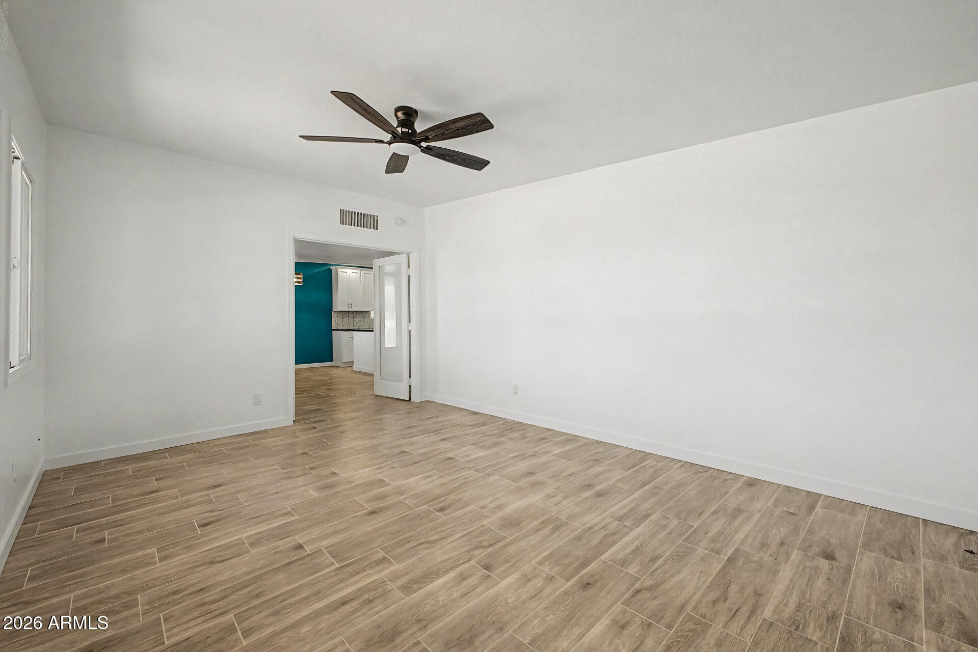 3601 E Laurel Lane