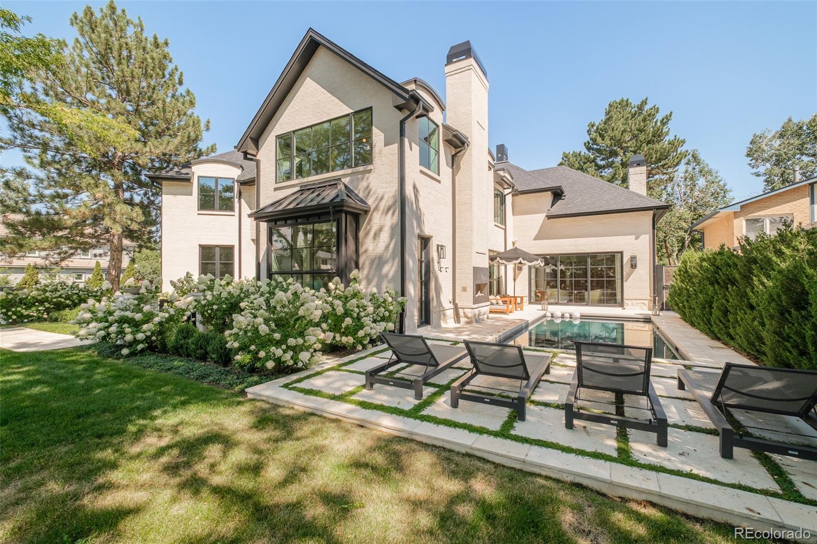 200 S Forest Street