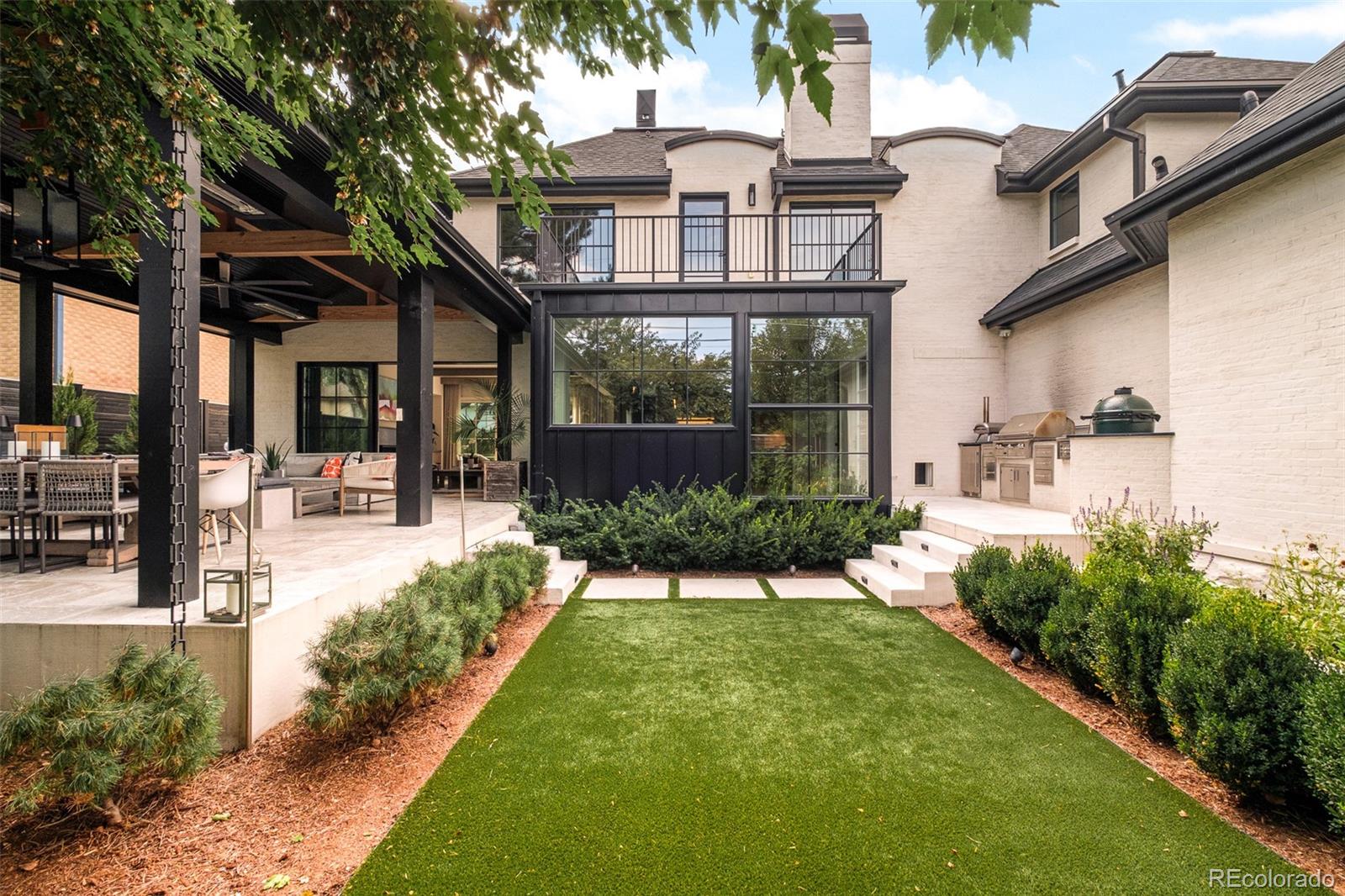 200 S Forest Street