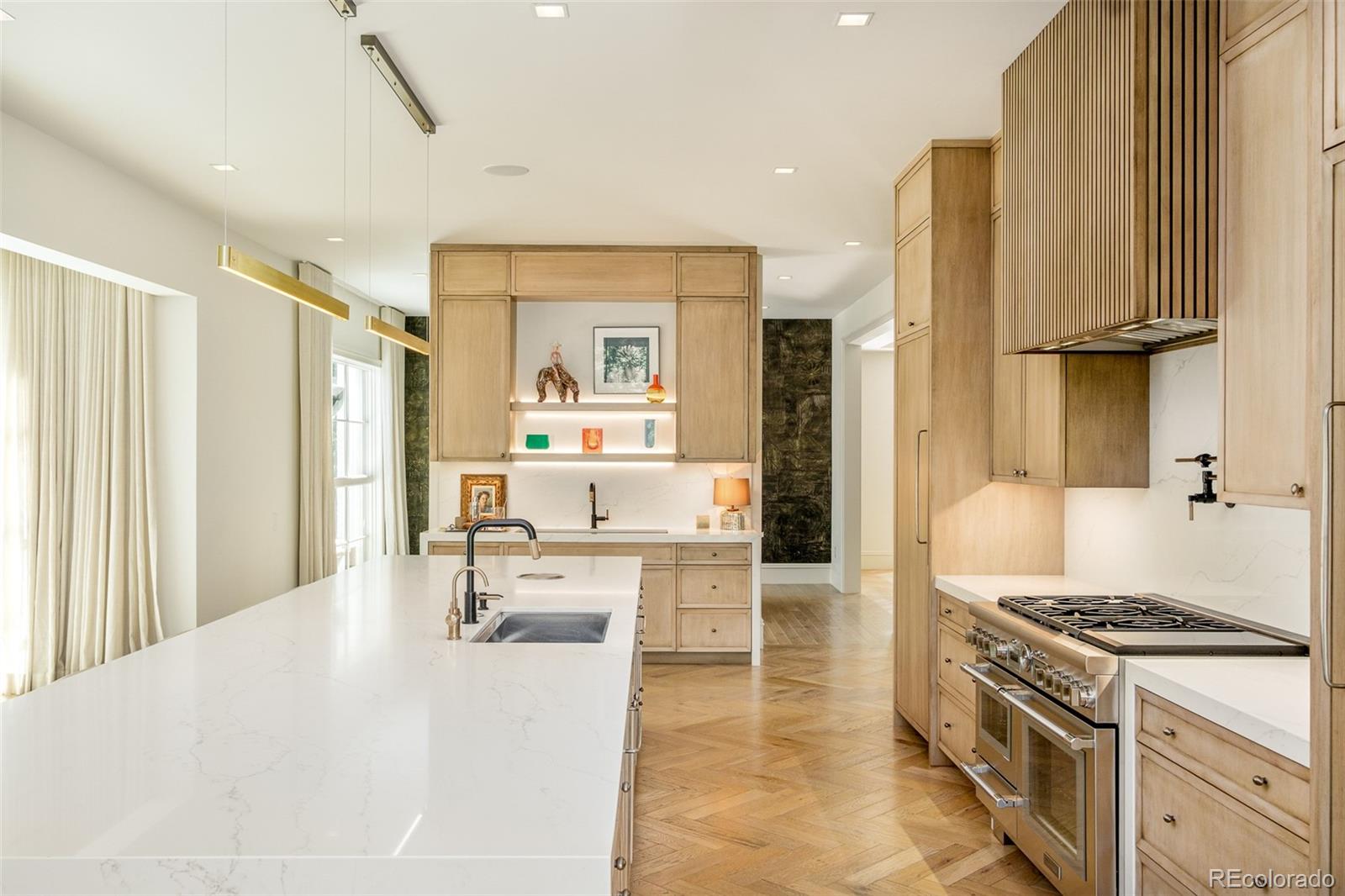 200 S Forest Street