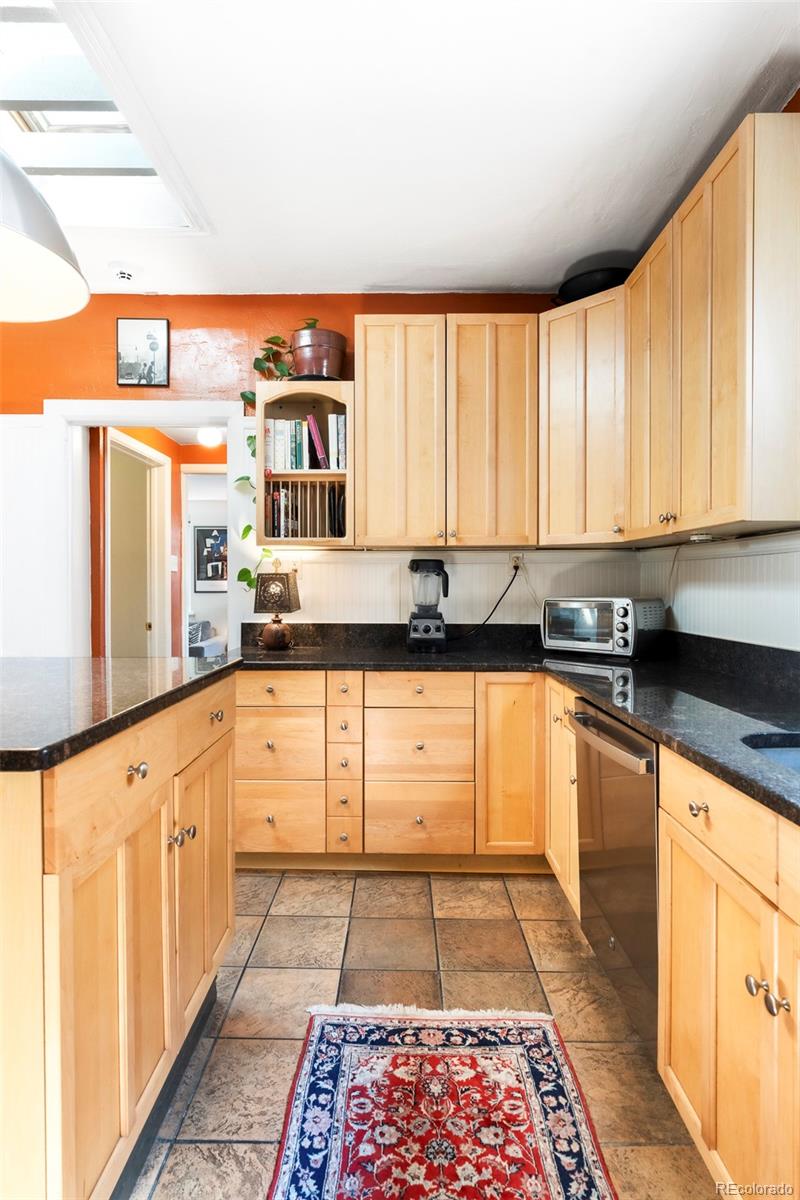 34 W Maple Avenue