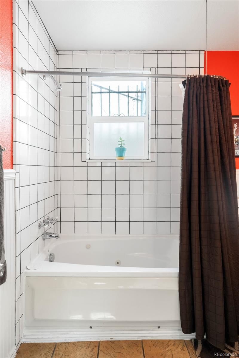 34 W Maple Avenue