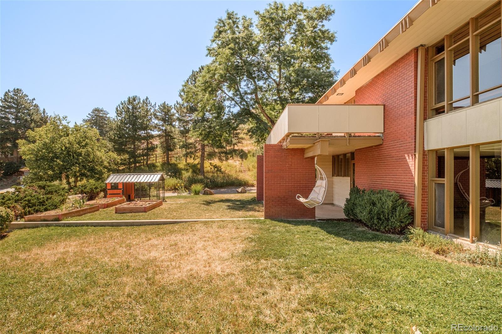 14596 Foothill Road