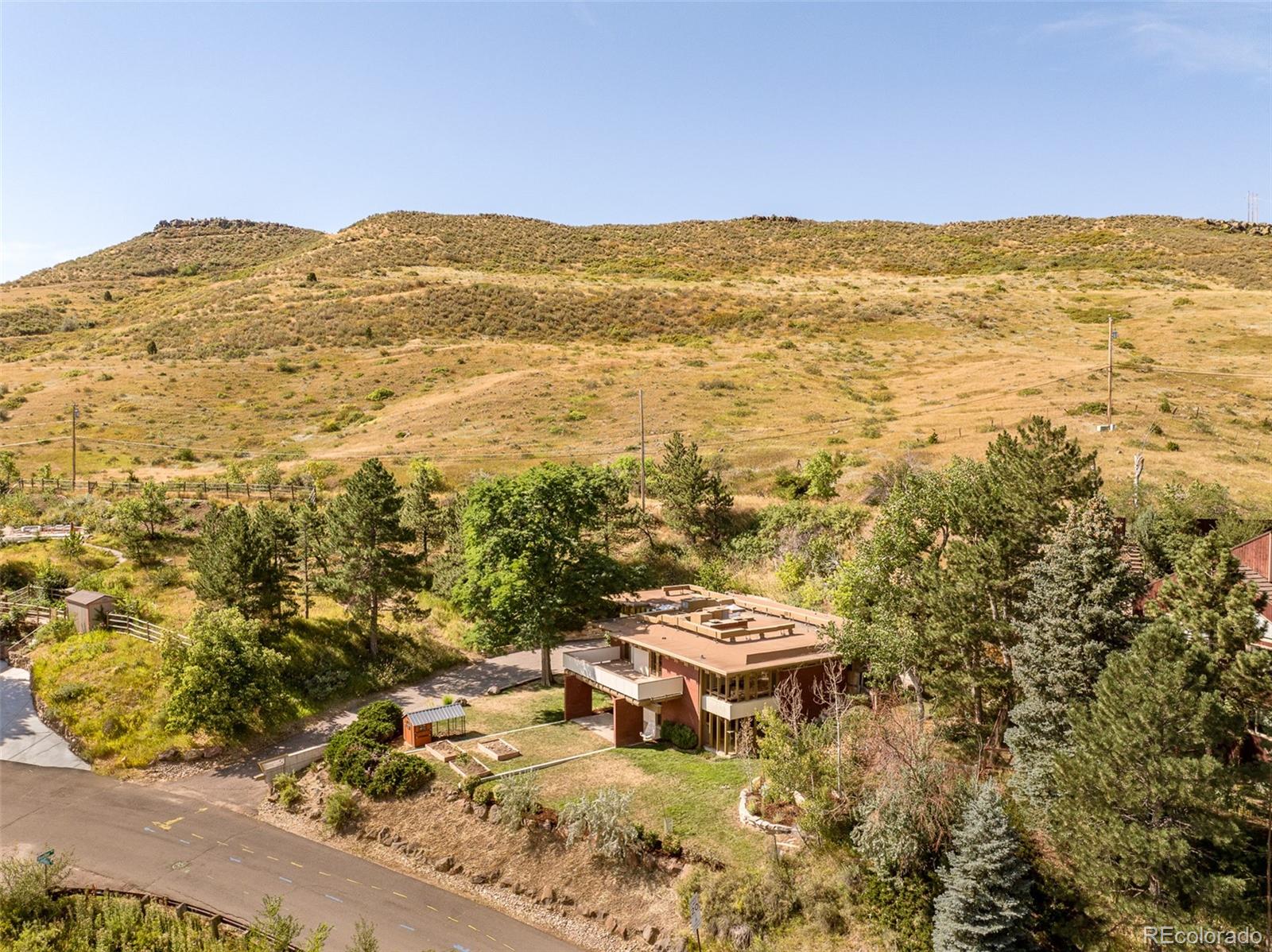 14596 Foothill Road