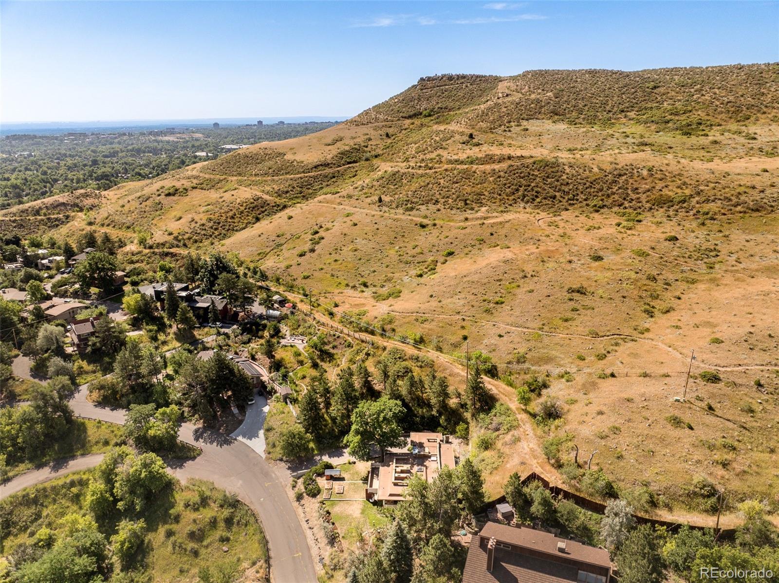 14596 Foothill Road