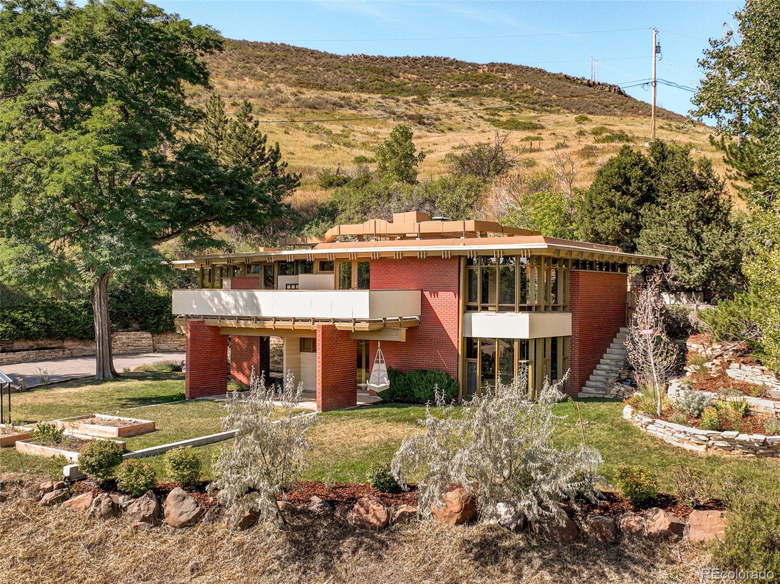14596 Foothill Road