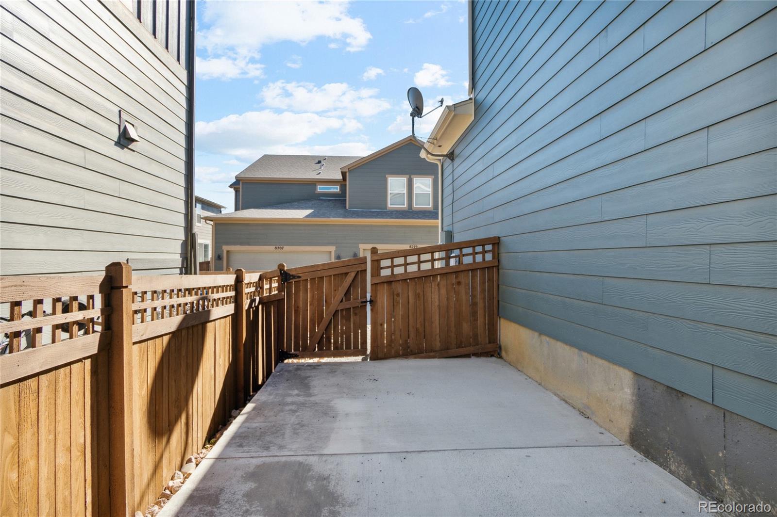 8220 S Trails Edge Way