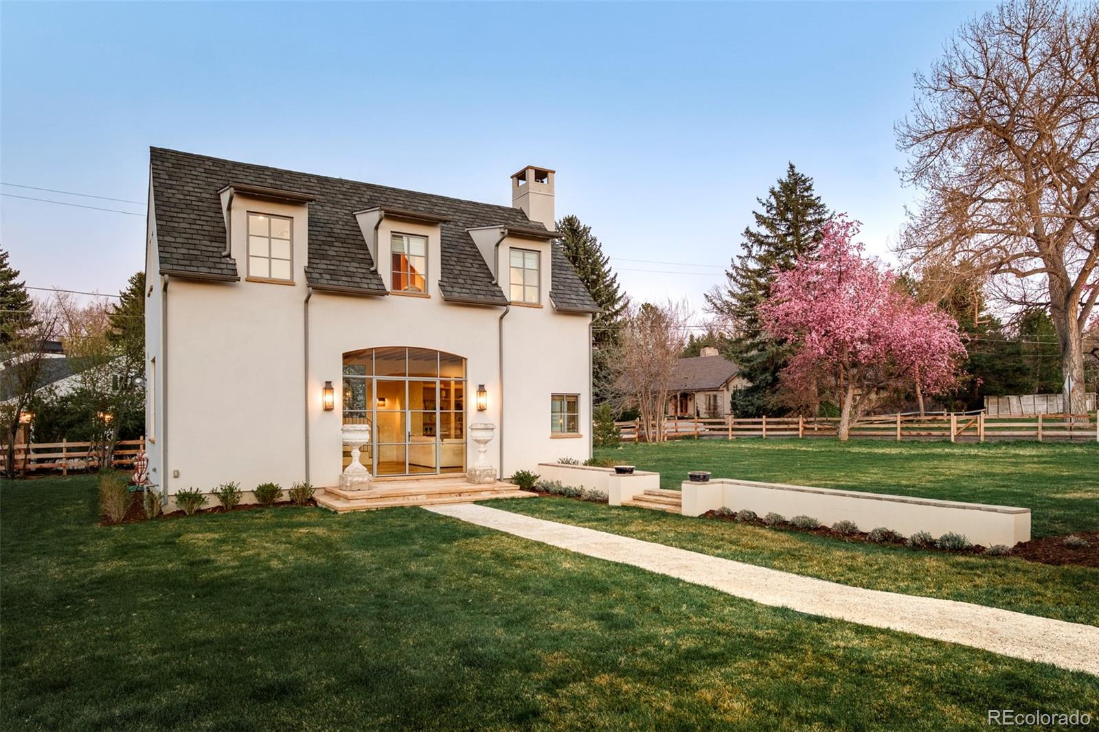 20 Viking Drive