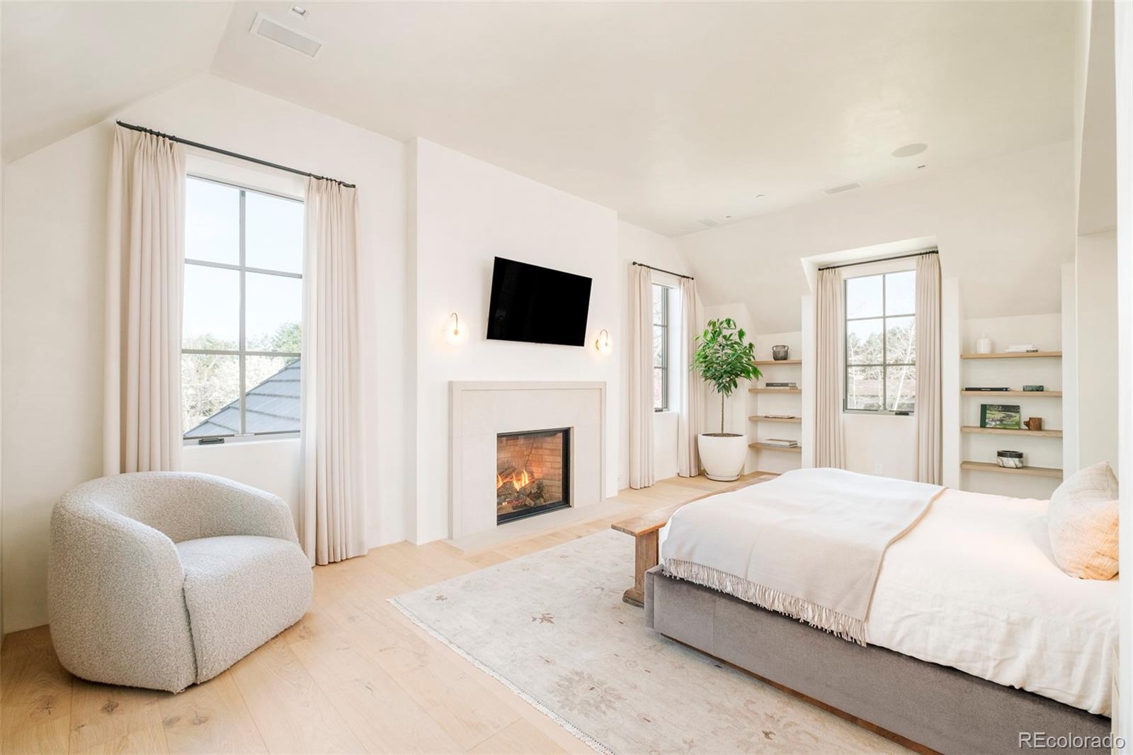 20 Viking Drive