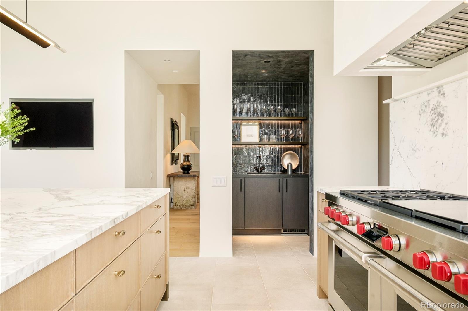 20 Viking Drive