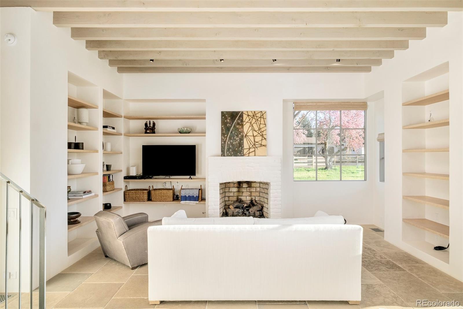 20 Viking Drive