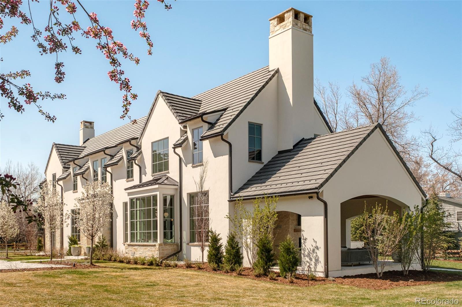 20 Viking Drive