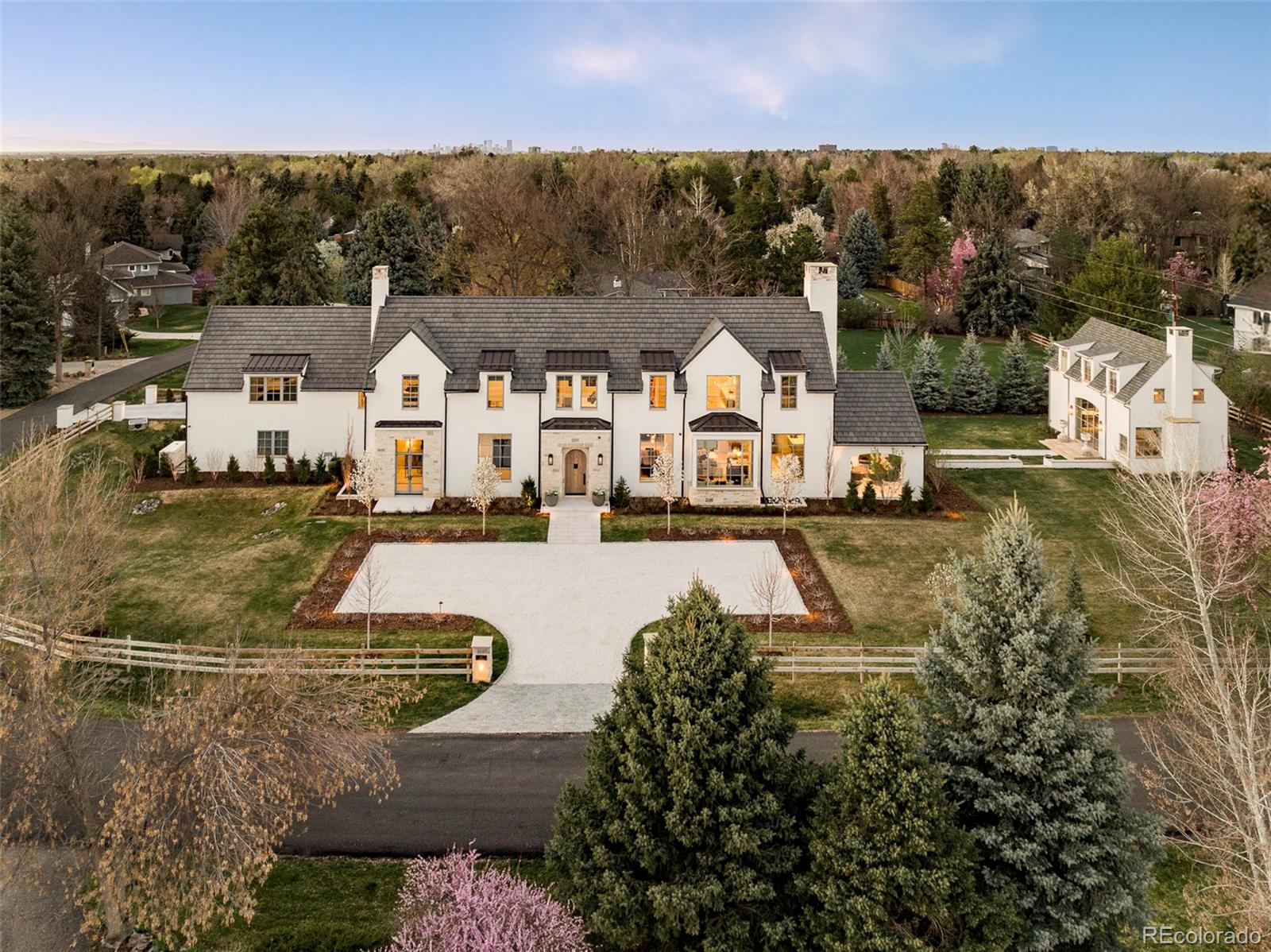 20 Viking Drive