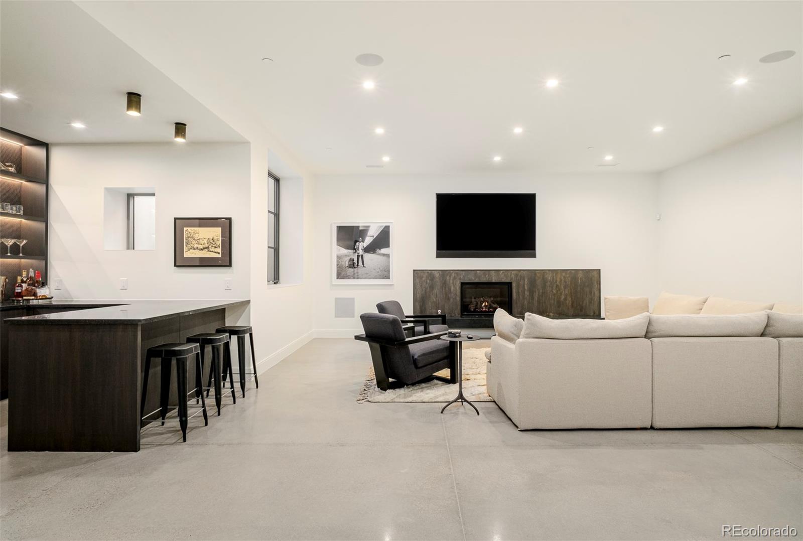 20 Viking Drive