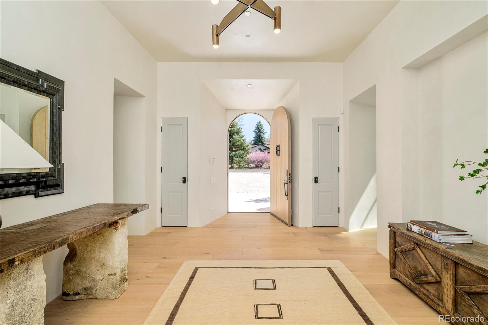 20 Viking Drive