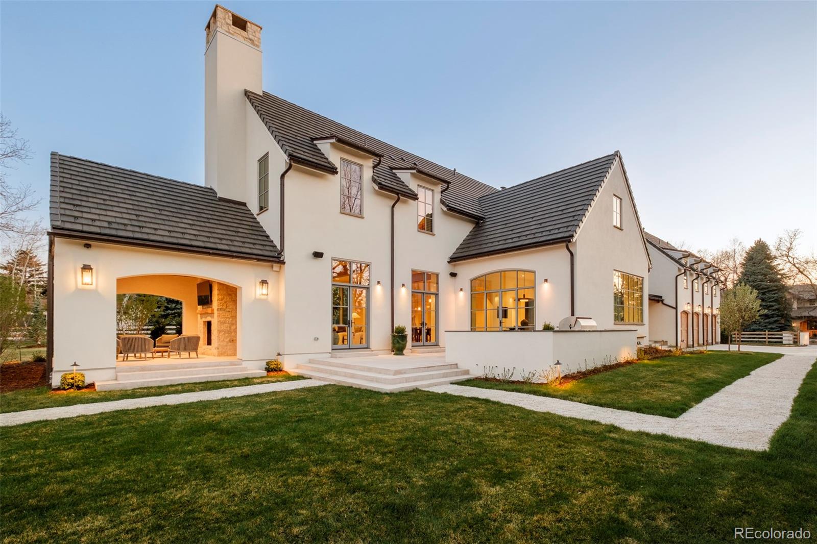 20 Viking Drive