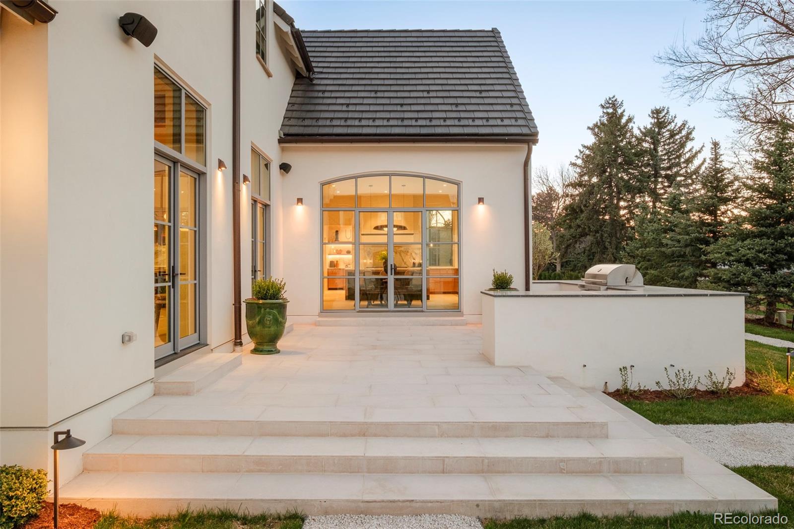 20 Viking Drive