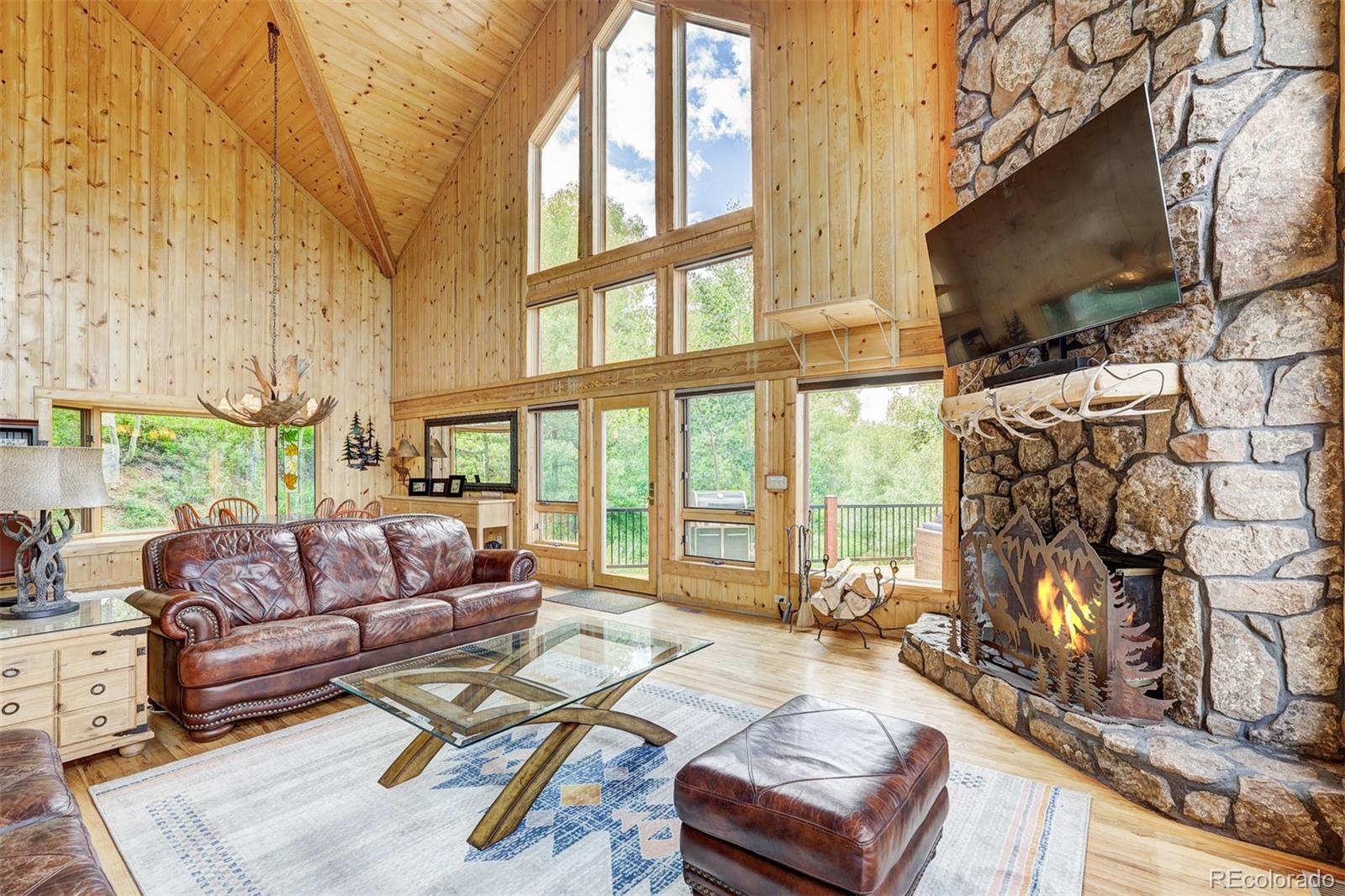 801 Lakeview Circle