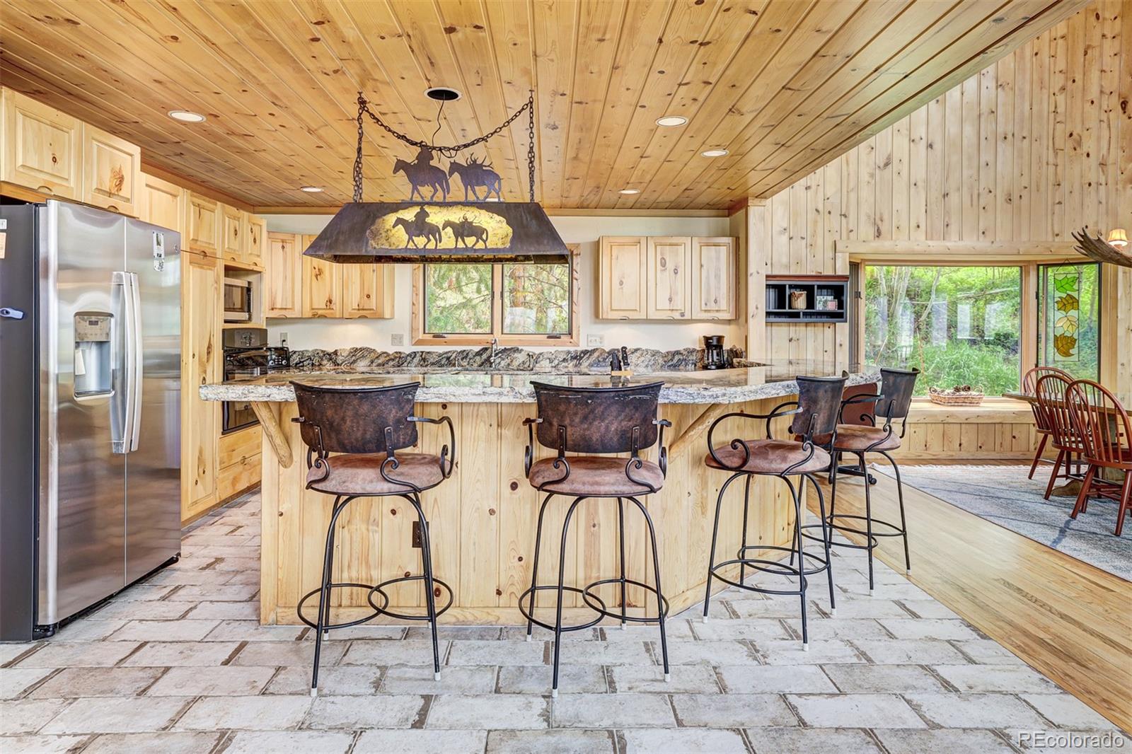 801 Lakeview Circle