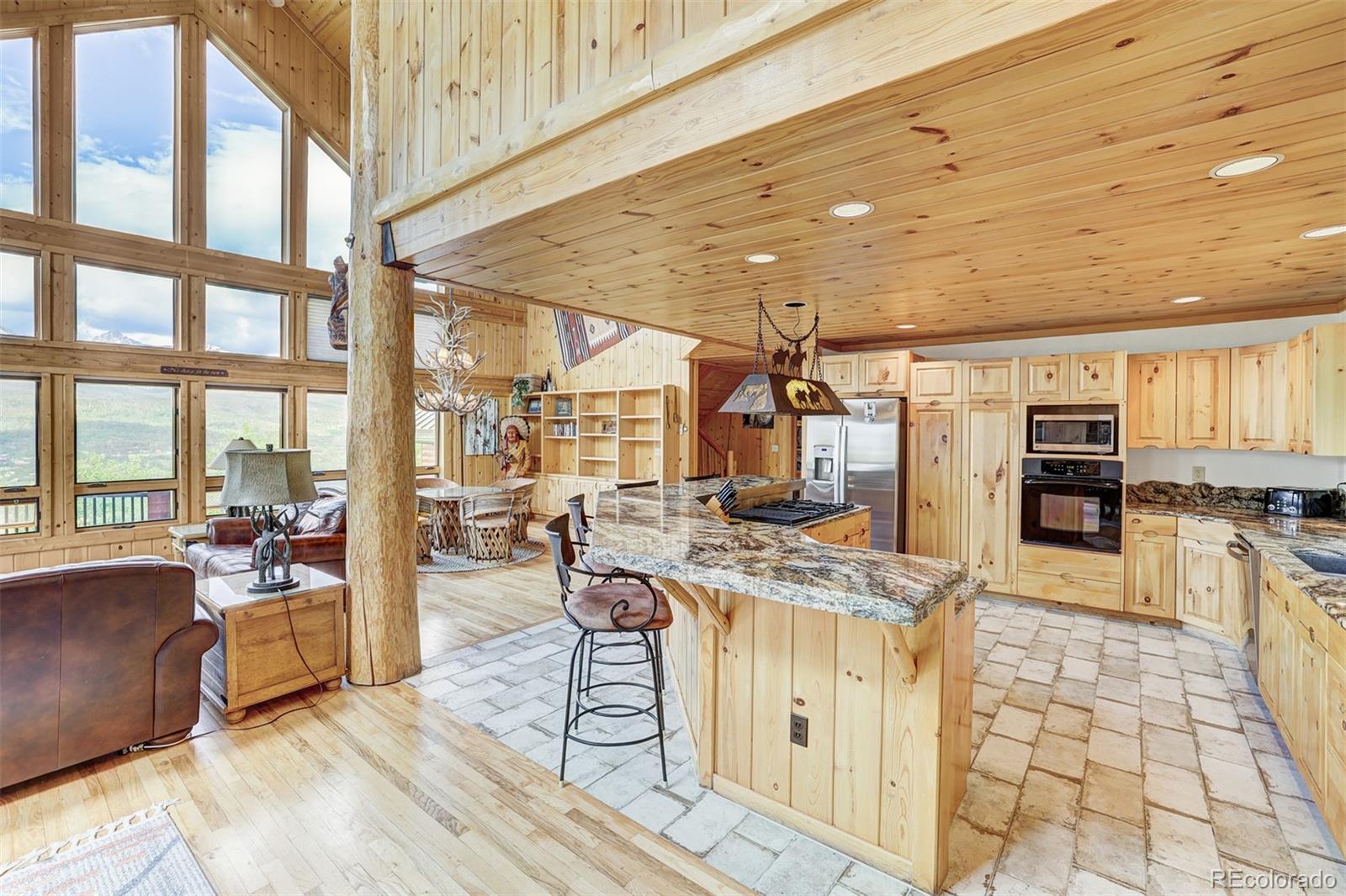801 Lakeview Circle