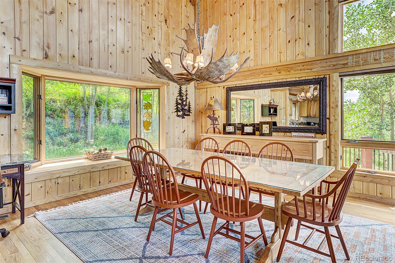 801 Lakeview Circle