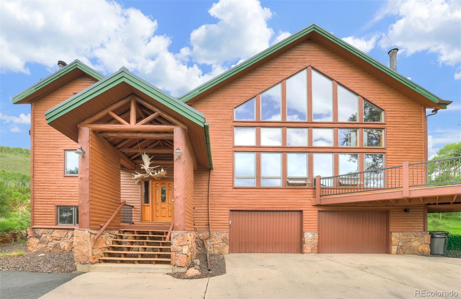 801 Lakeview Circle