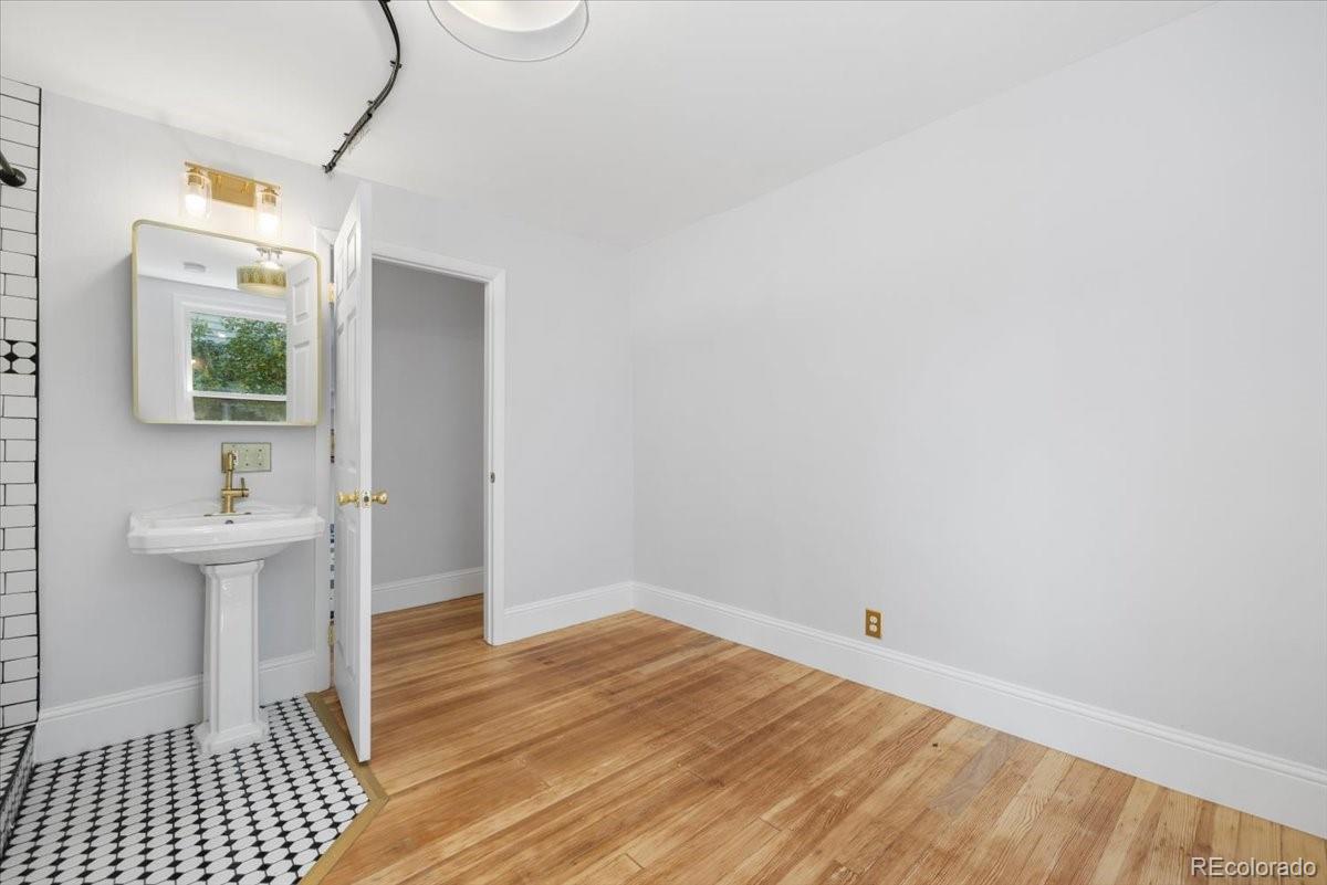 125 Ruxton Avenue