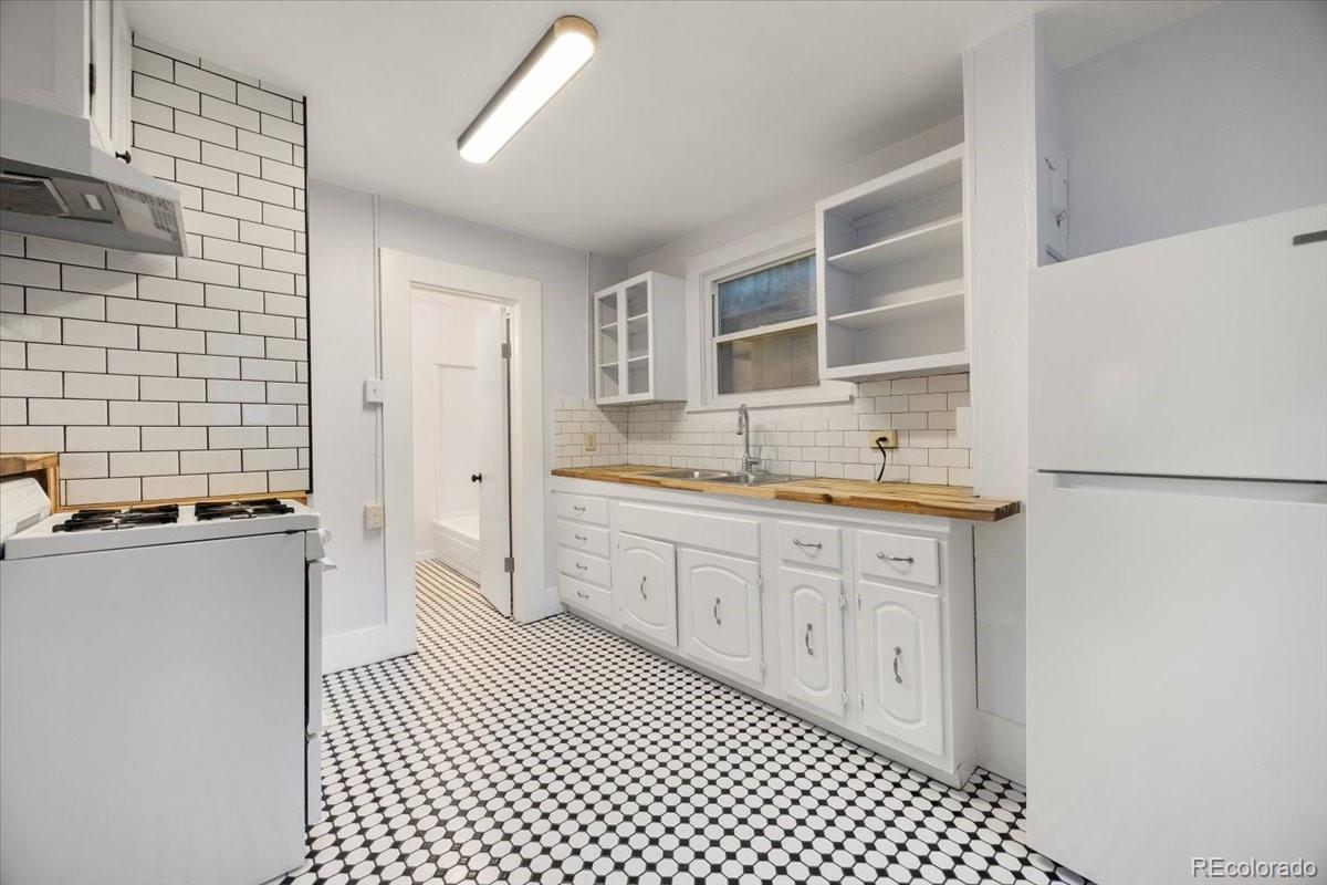 125 Ruxton Avenue