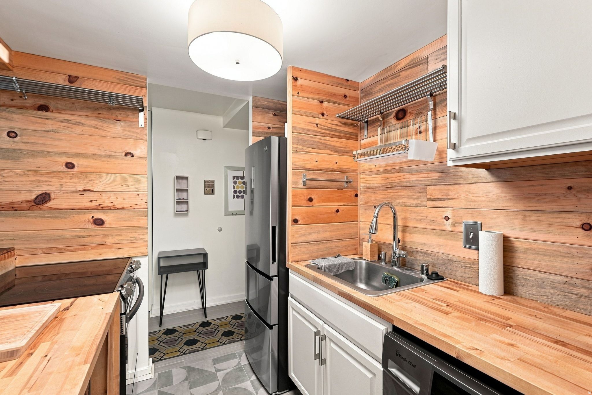 87 W 300 NORTH #307