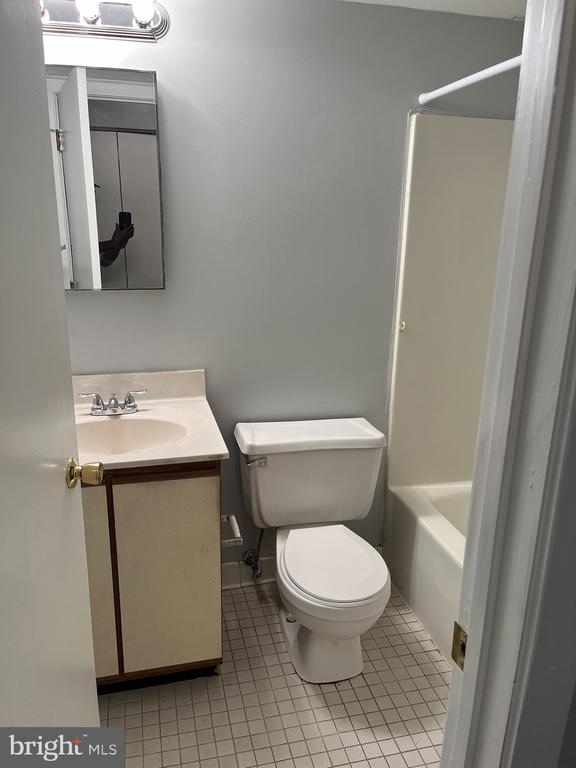 1317 W FAYETTE STREET 3B