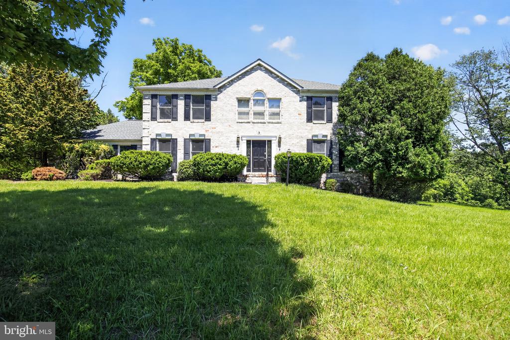 3 FALLS GLEN COURT