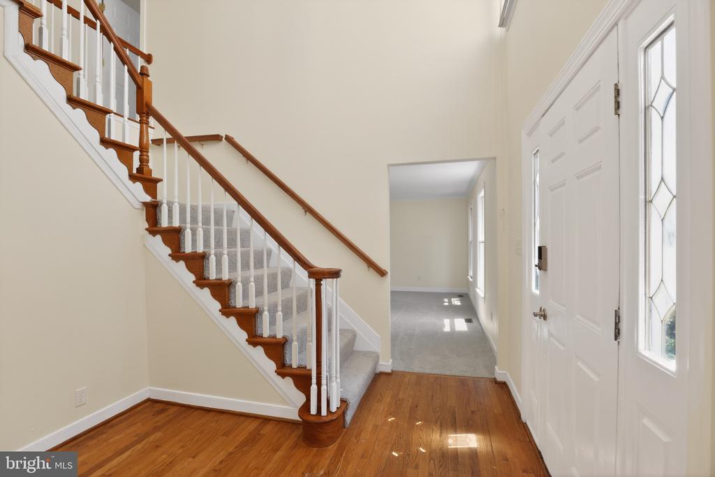 3 FALLS GLEN COURT