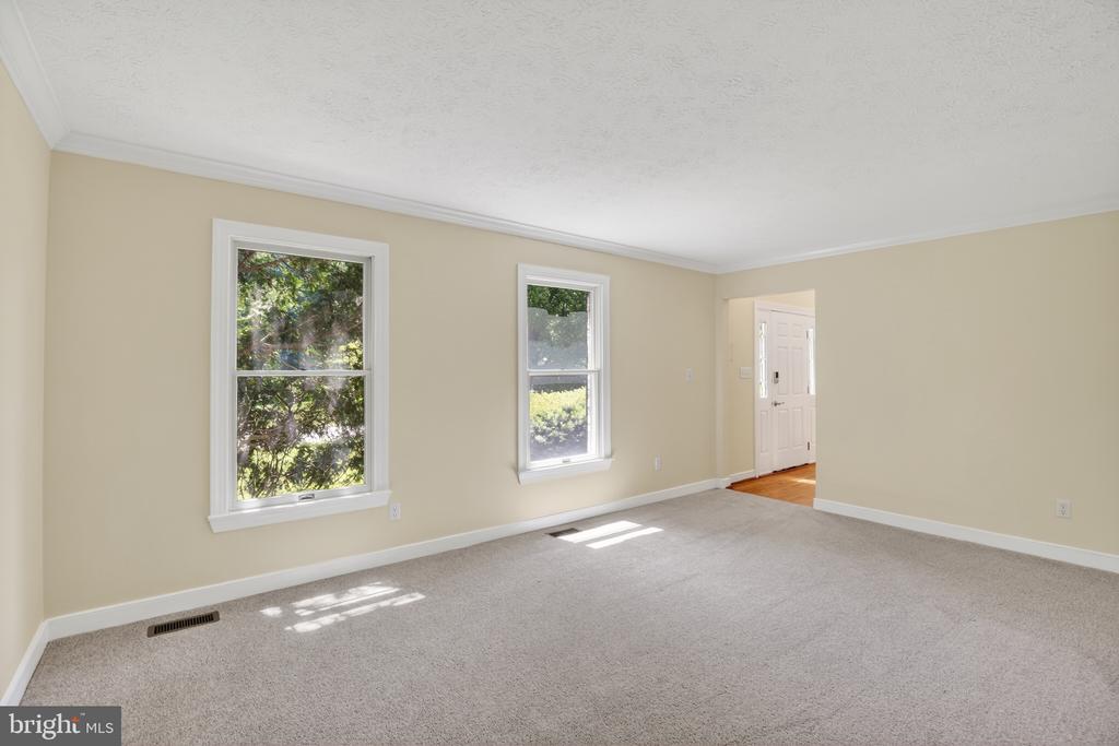 3 FALLS GLEN COURT