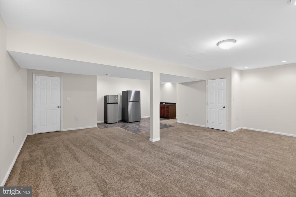 3 FALLS GLEN COURT