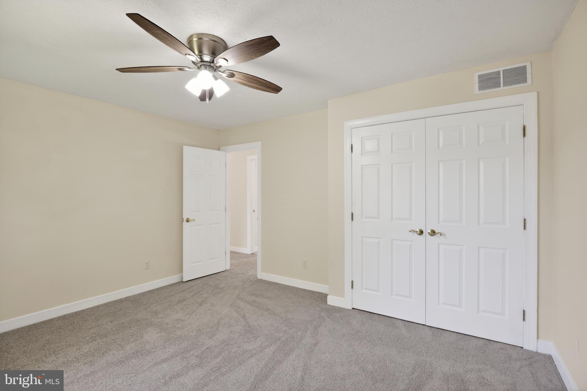 3 FALLS GLEN COURT