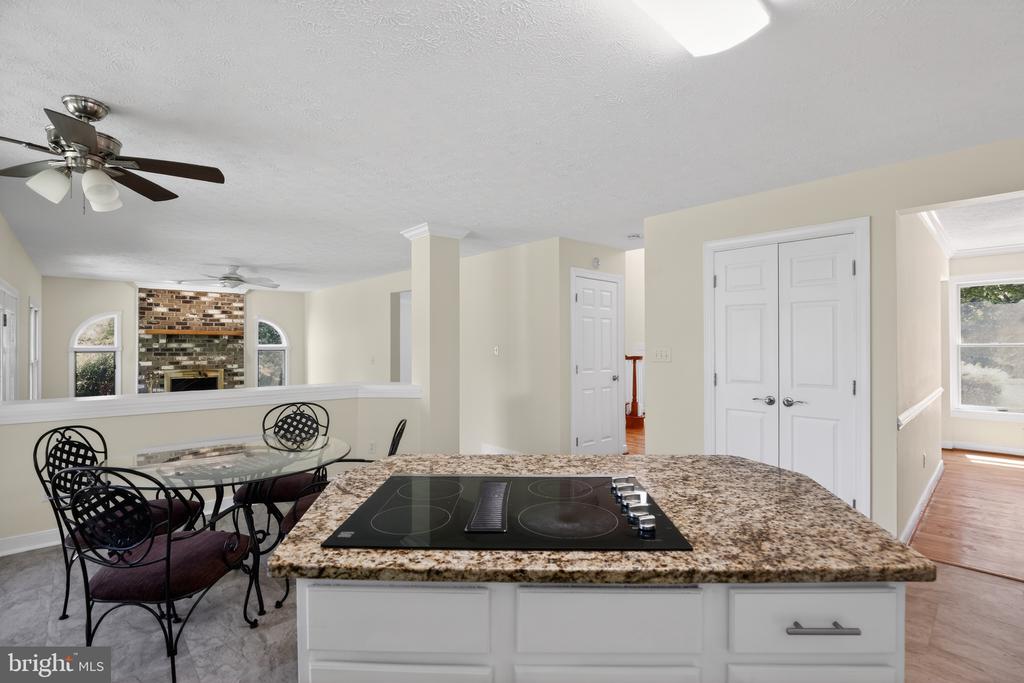 3 FALLS GLEN COURT