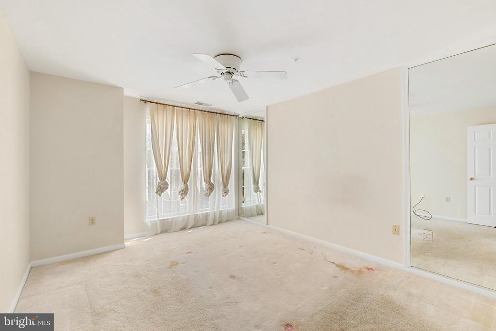 5921 MILLRACE COURT I-203