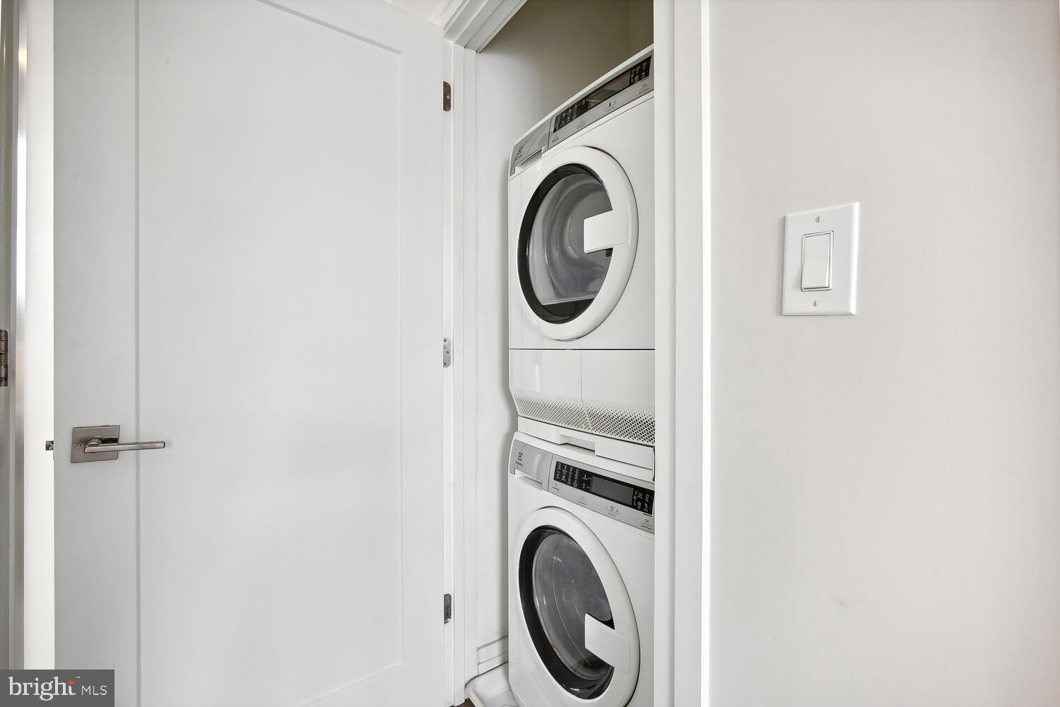 1431 11th St NW #301