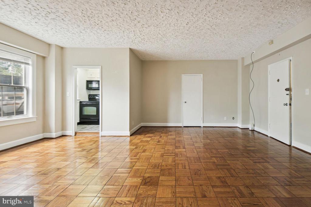 3901 Cathedral Ave NW #311