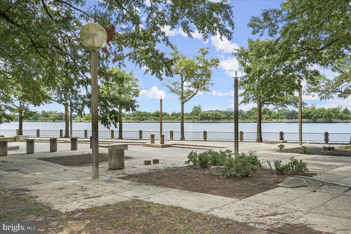 1435 4TH ST SW #B801