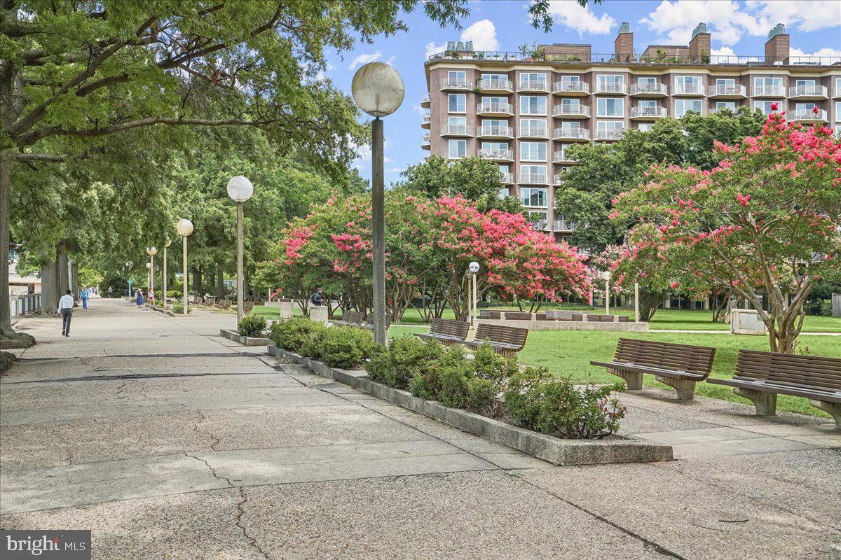 1435 4TH ST SW #B801