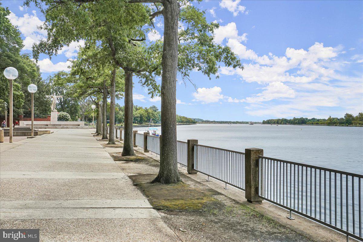 1435 4TH ST SW #B801