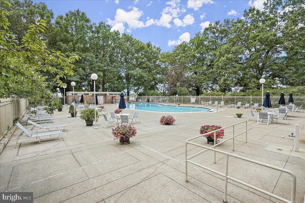 1435 4TH ST SW #B801