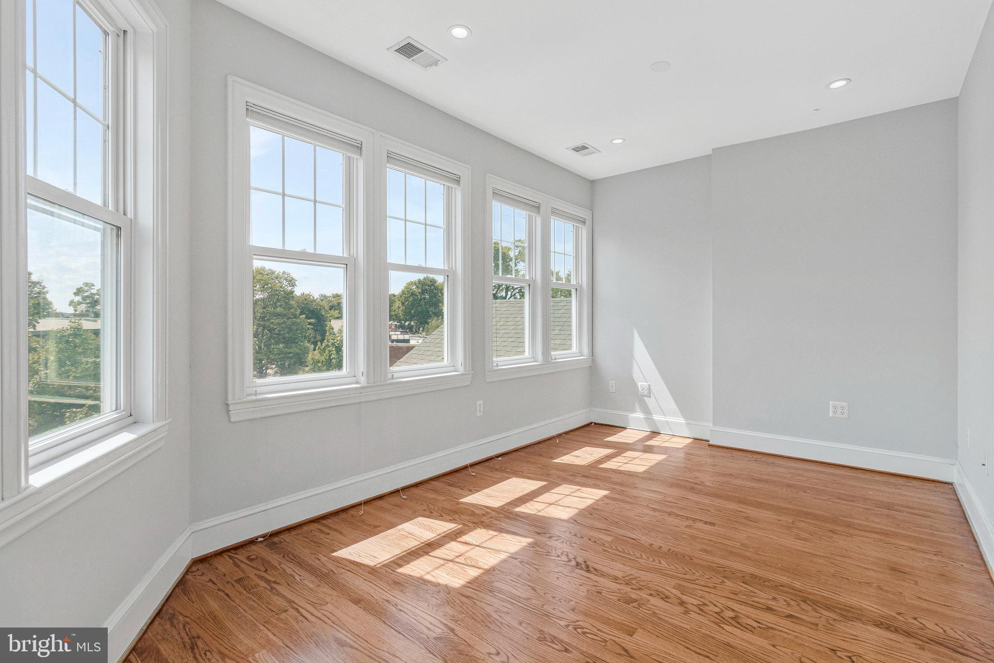 265 KENTUCKY AVE SE