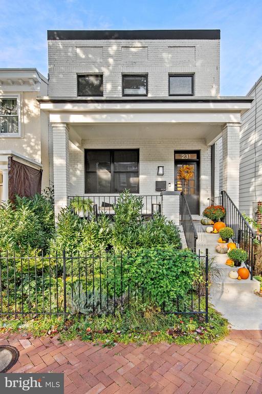 231 10TH STREET SE