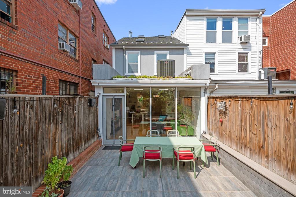 458 N STREET NW